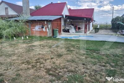 Casă cu 4 camere cu Teren 1810 Mp în Botiz