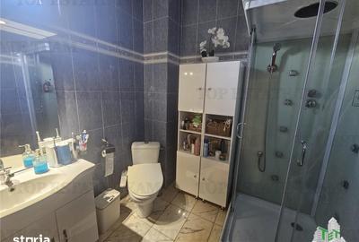 Casă cu 7 camere cu Canalizare în Km 4