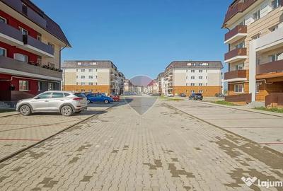 Apartament cu 3 camere decomandat în Sânpetru