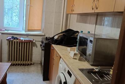 Apartament cu 2 camere decomandat în Titan