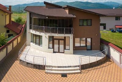 Casă cu 4 camere în Călimănești - 1