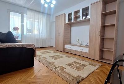 Apartament cu 2 camere decomandat în Titan