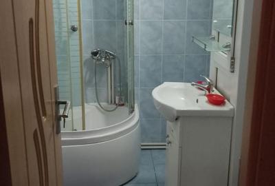 Apartament cu 2 camere semidecomandat în Micro 3 - 6