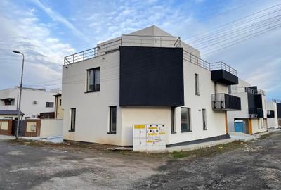 Duplex cu 4 camere cu Canalizare în Palazu Mare - 33
