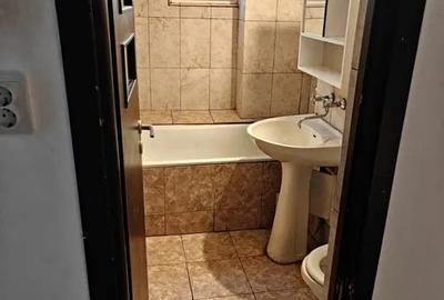 Apartament cu 3 camere decomandat, mobilat în Nicolina - 6