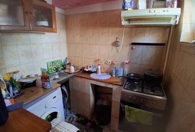 Apartament cu 3 camere semidecomandat în Trivale
