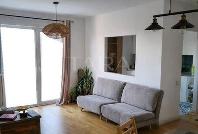 Apartament cu 3 camere semidecomandat, mobilat în Gheorgheni