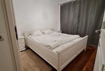 Apartament cu 3 camere semidecomandat în Nord