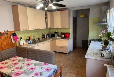 Casă cu 5 camere cu Teren 391 Mp în Central