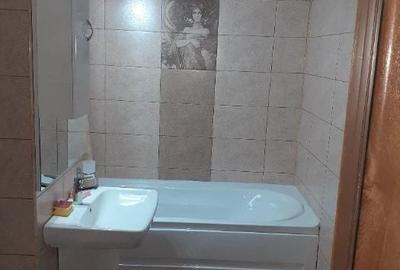 Garsonieră decomandată în Lipovei