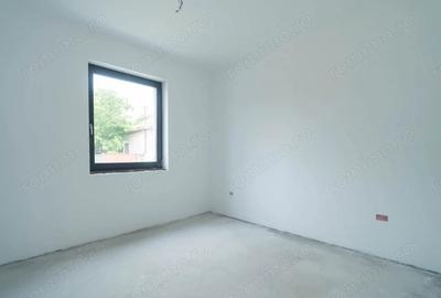 Casă cu 3 camere cu Teren 275 Mp în Vladimirescu