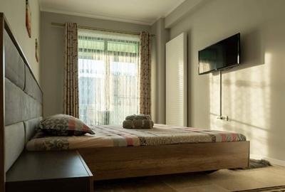 Apartament cu 2 camere decomandat, mobilat în Universitate
