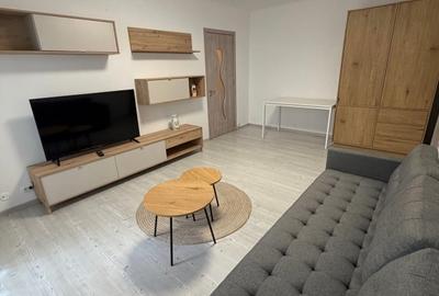 Apartament cu 2 camere semidecomandat în Păcii