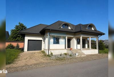 Casă cu 5 camere cu Teren 664 Mp în Central