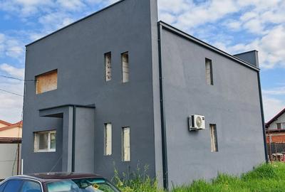Casă cu 4 camere cu Teren 355 Mp în Central