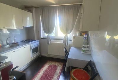 Apartament cu 2 camere semidecomandat în Carrefour - 1