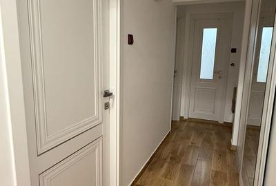 Apartament cu 3 camere decomandat în Titan - 1