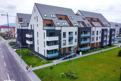 Apartament cu 3 camere decomandat în Tractorul