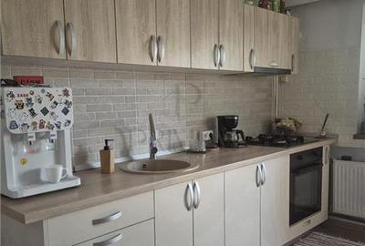 Apartament cu 2 camere decomandat, mobilat în Soarelui