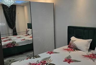 Apartament cu 2 camere semidecomandat, mobilat în Titan