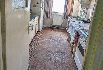 Apartament cu 3 camere în Micro 1