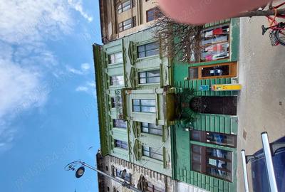 Apartament cu 3 camere semidecomandat în Ultracentral