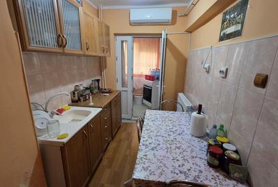 Garsonieră decomandată în Central