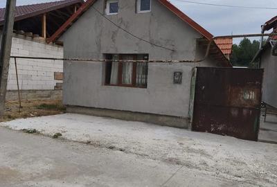 Casă cu Teren 72 Mp în Central