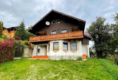 Casă individuală cu 11 camere cu Canalizare în Poiana Mărului - 2