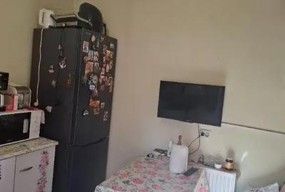 Casă cu 3 camere cu Teren 145 Mp în Străulești