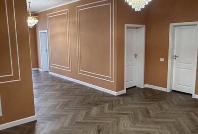 Casă cu 4 camere cu Teren 215 Mp în Târgșoru Vechi - 1