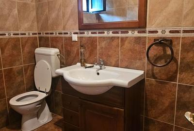 Casă cu 5 camere cu Teren 1000 Mp în Central - 9