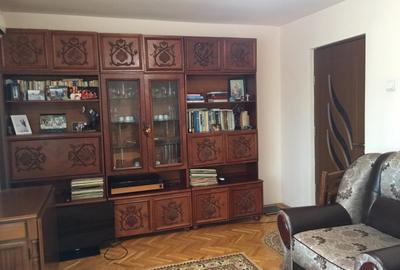 Apartament cu 3 camere decomandat în Broșteni - 7