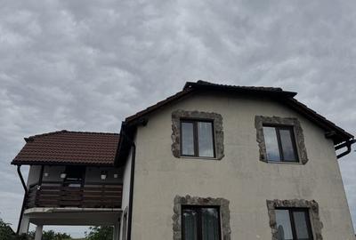Casă cu 4 camere cu Teren 105 Mp în Vladimirescu