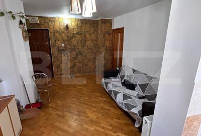 Apartament cu 3 camere semidecomandat, mobilat în Filiași