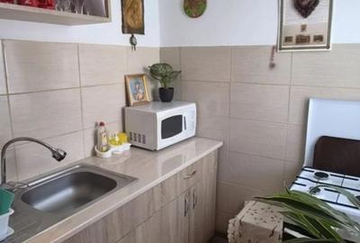 Garsonieră decomandată în Vest