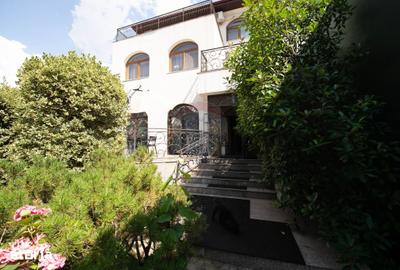 Casă cu Teren 494 Mp în Giulești