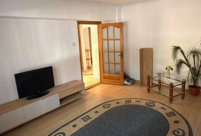 Apartament cu 2 camere decomandat în Traian