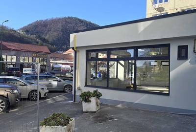 Spațiu comercial, de 70 mp, în 13 Decembrie - 4