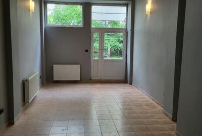 Spațiu comercial, de 144 mp, în Central
