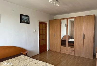 Garsonieră decomandată în Titan