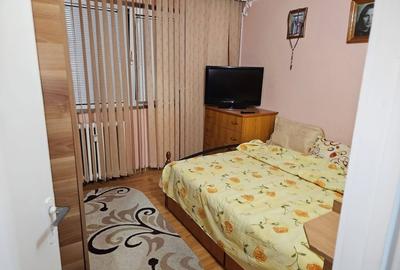 Apartament cu 3 camere semidecomandat în Alexandru cel Bun - 1