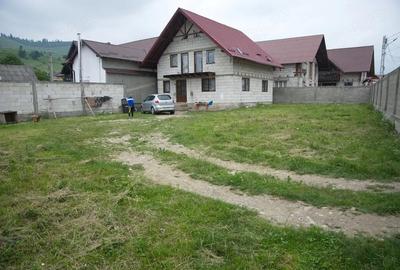 Casă cu 4 camere cu Teren 600 Mp în Central - 2