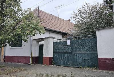 Casă cu Teren 804 Mp în Central