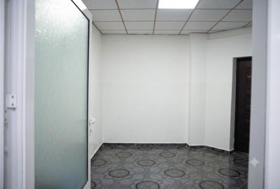 Spațiu comercial, de 200 mp, în Central - 4