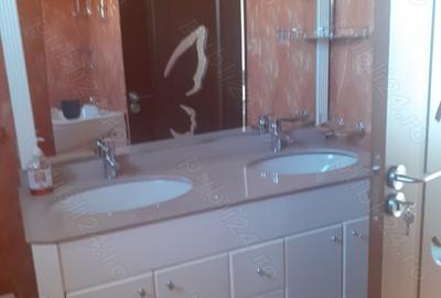 Casă cu 4 camere cu Teren 1478 Mp în Pucioasa - 8