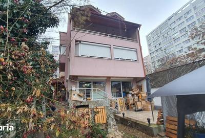 Casă cu Teren 355 Mp în Basarabia