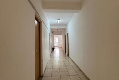 Apartament cu 18 camere decomandat, mobilat în Carierei - 17
