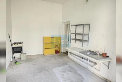 Casă cu 15 camere cu Teren 300 Mp în Central