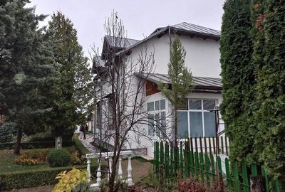 Casă cu 6 camere cu Teren 900 Mp în Pucioasa - 12